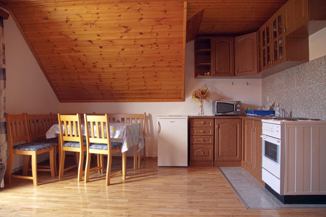 Guesthouse Zafran Smoljanac Bagian luar foto