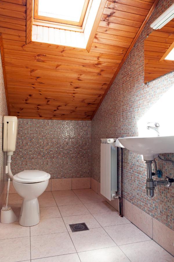 Guesthouse Zafran Smoljanac Bagian luar foto