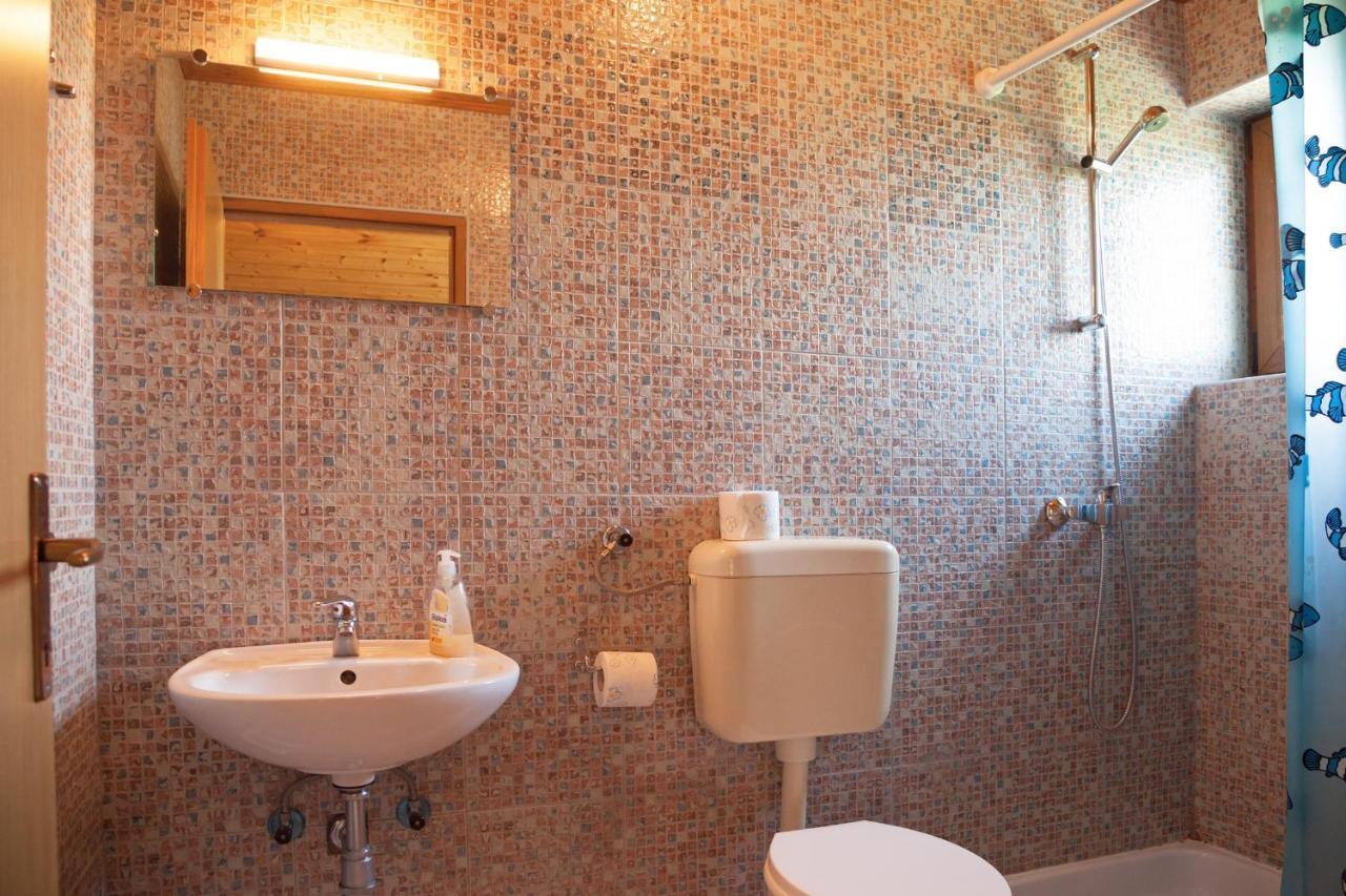 Guesthouse Zafran Smoljanac Bagian luar foto